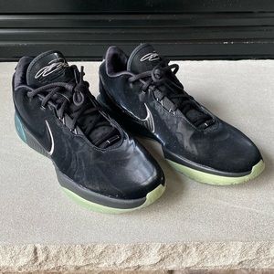Nike Lebron XXI - Men’s Size 13